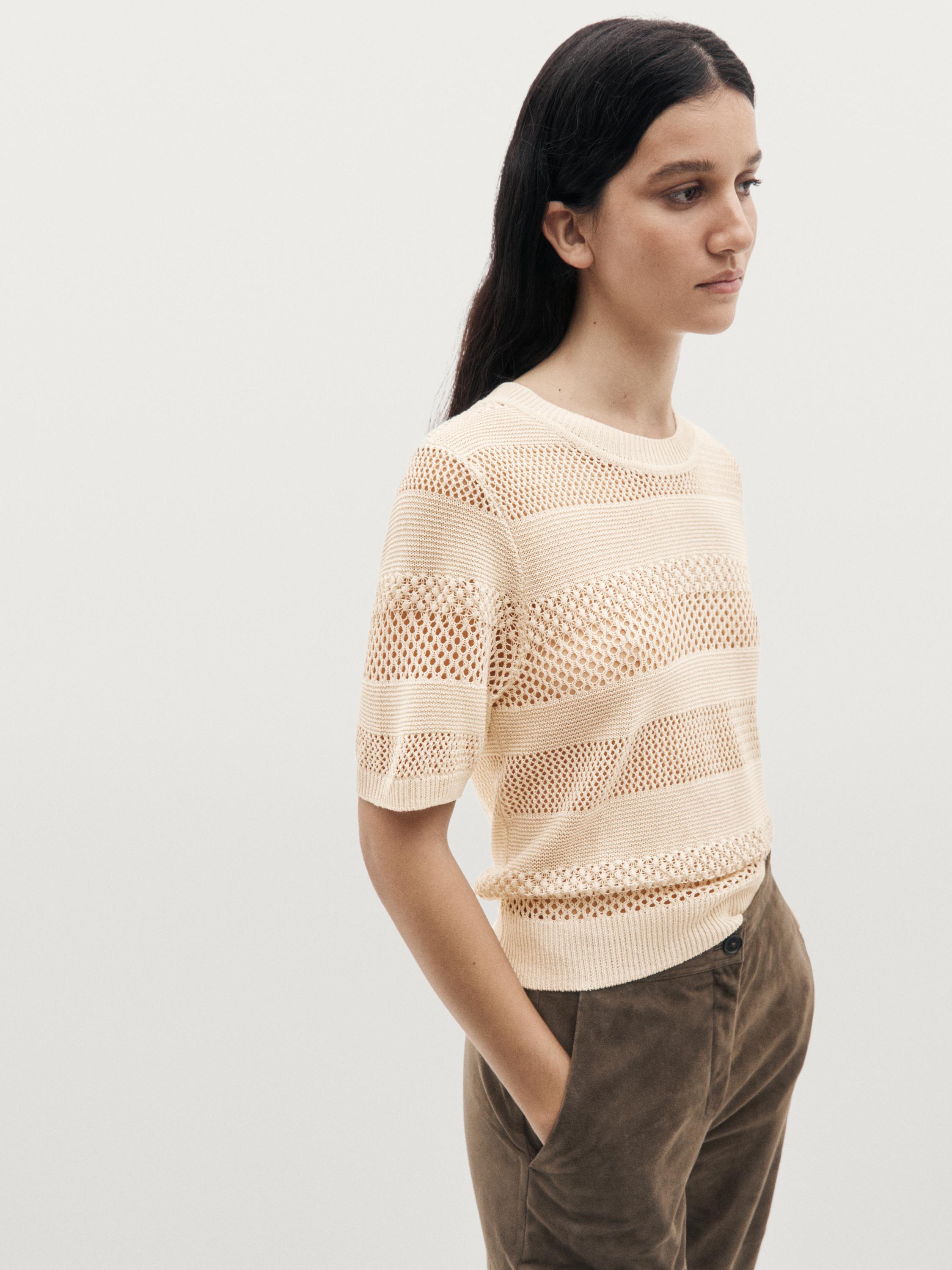 Top en maille ajourée à manches courtes